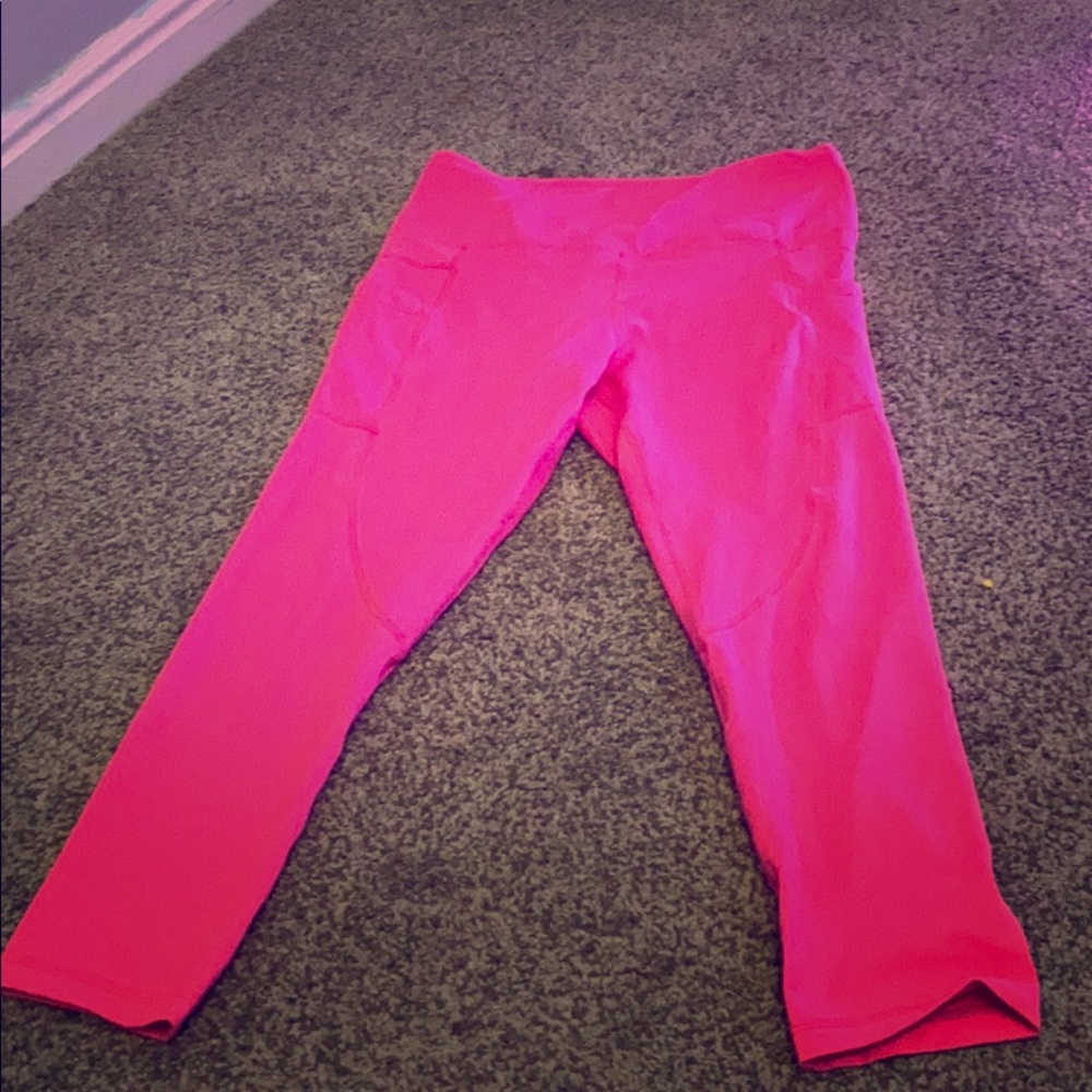 I am selling worn once active wear leggings